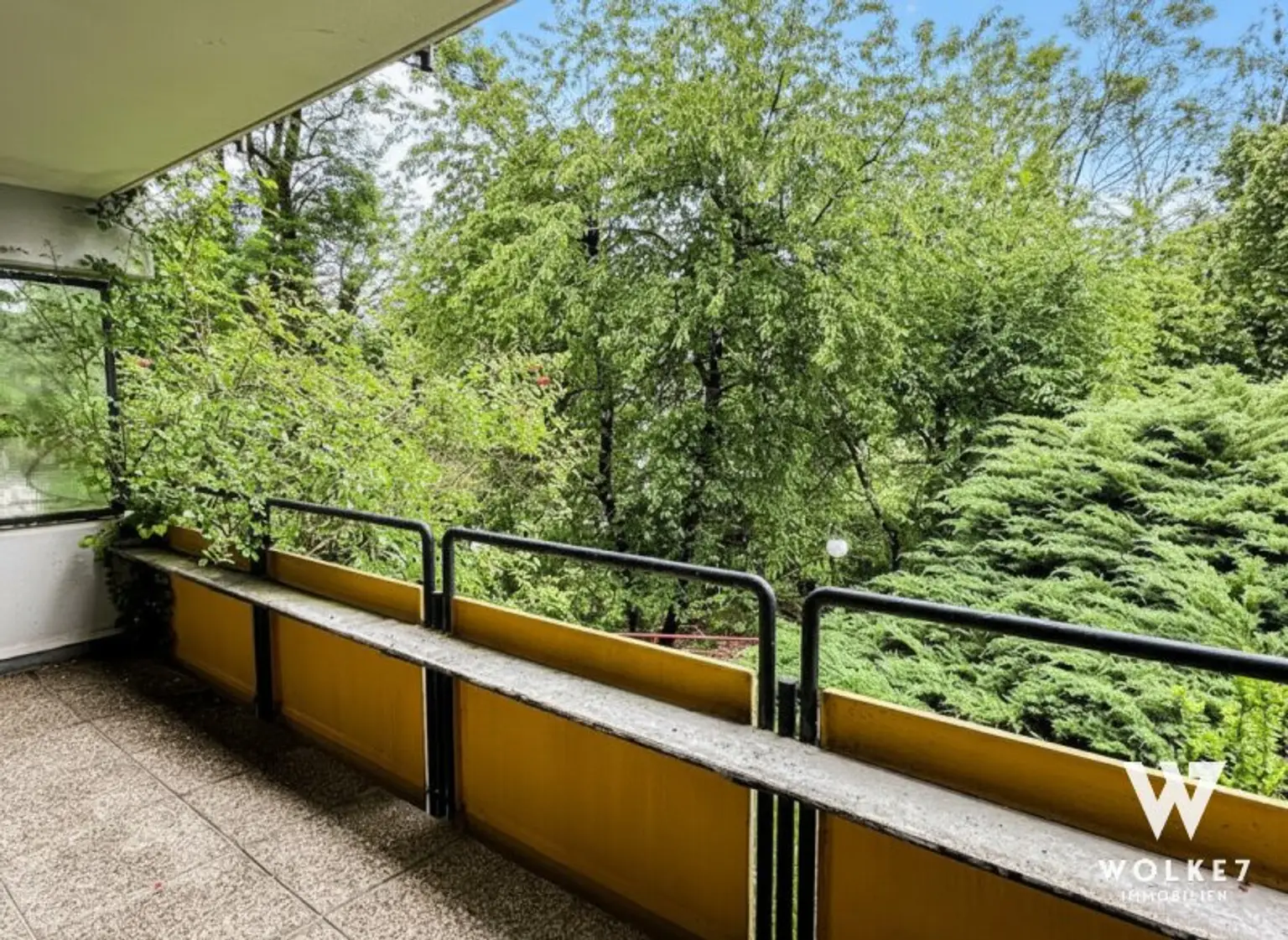 Wohnen am Mauerbach – mit Loggia, Schlossblick und absoluter Ruhelage im Grünen