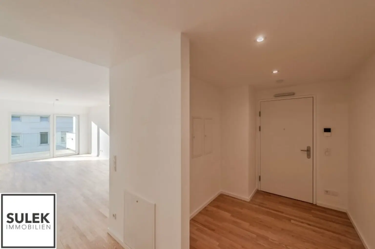 Luxuriöse 2-Zimmer Wohnung mit Terrasse ~ Abendsonne genießen ~ ab Neujahr verfügbar!