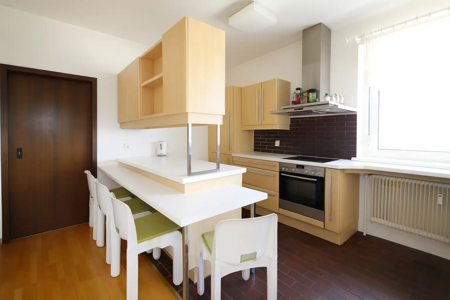 Perfekt geschnittene Dachgeschoss-Wohnung in attraktiver Lage nahe dem Krankenhaus und Bahnhof