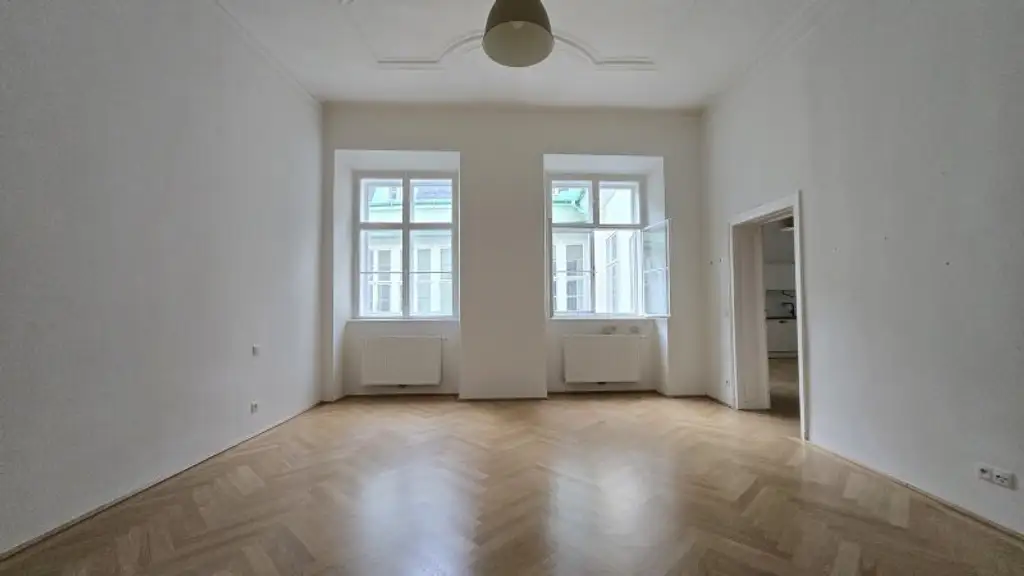 Traumhafte 2-Zimmer-Altbauwohnung in super zentraler Innenstadtlage