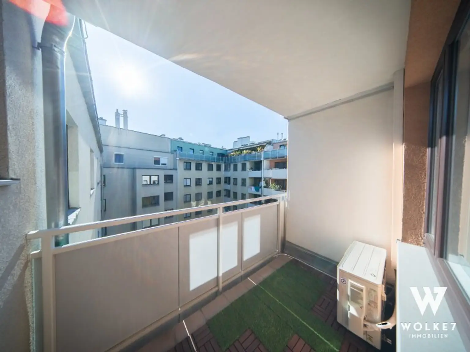 1060: Exklusive Traumwohnung mit Panoramablick: Top-Lage | klimatisiert | 2 Freiflächen (Südosten und Westen) | günstige Tiefgarage