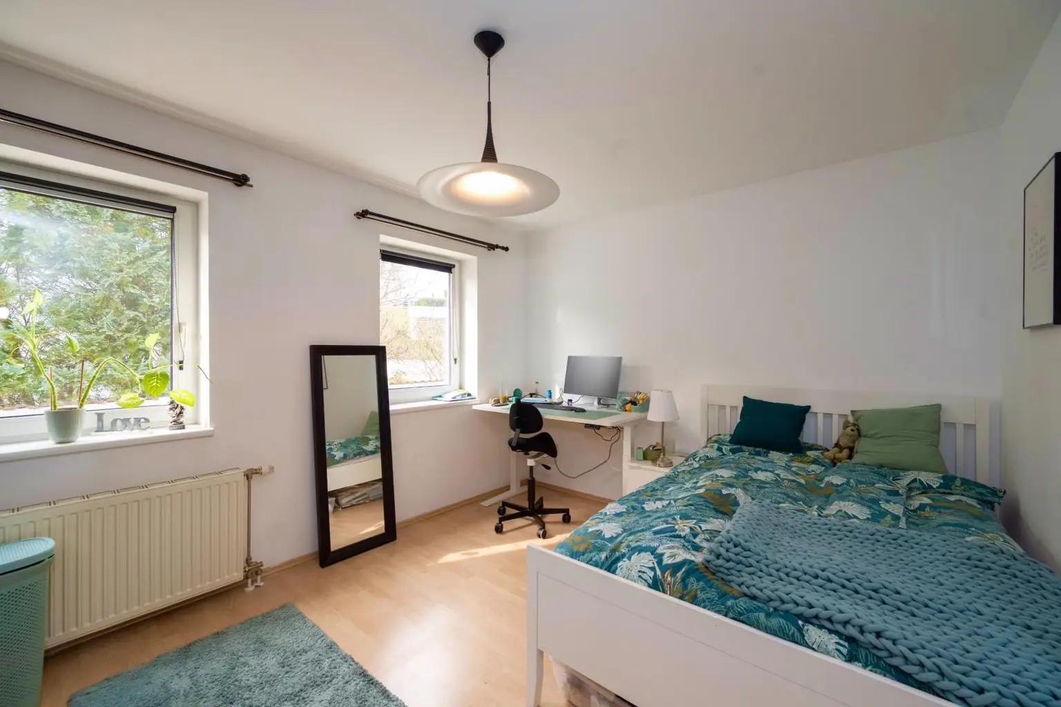 Schlafzimmer (F10W2)