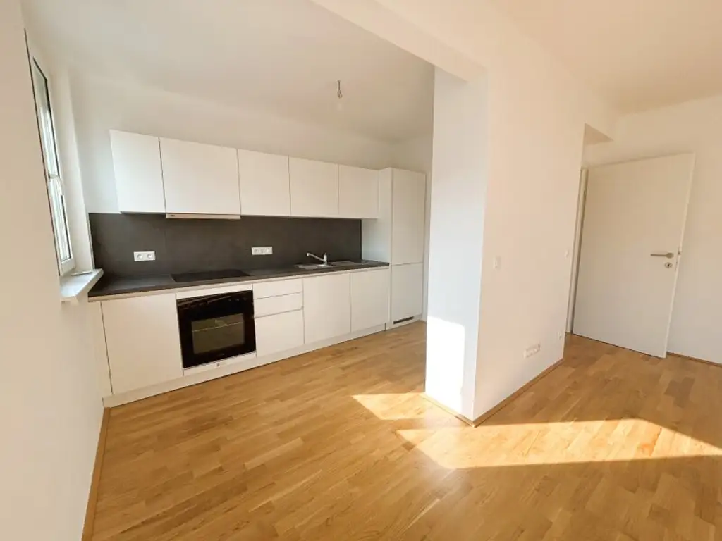 Helle 3-Raum-Wohnung mit offener Wohnküche und Balkon - Erstbezug nach Sanierung!