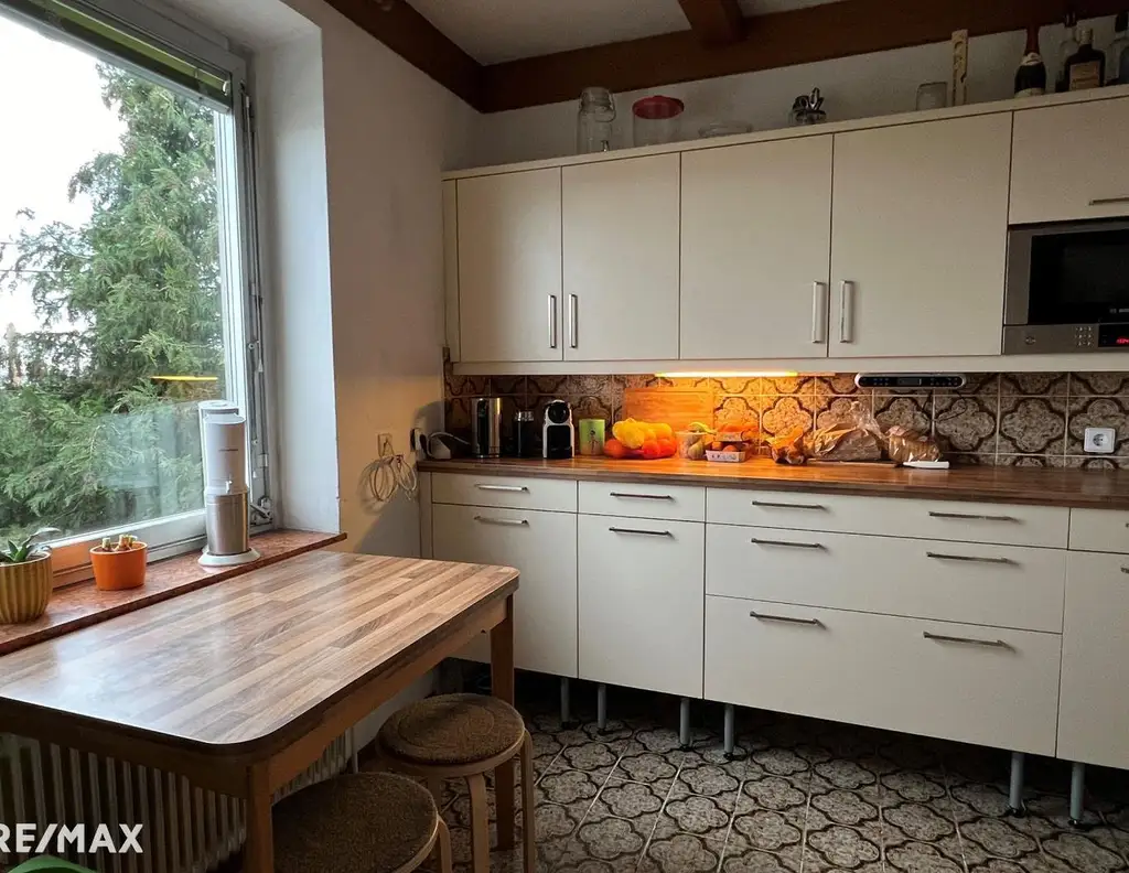 NEUER PREIS! Meidling - Haus und große Halle in Wohn- und Geschäftsviertel!