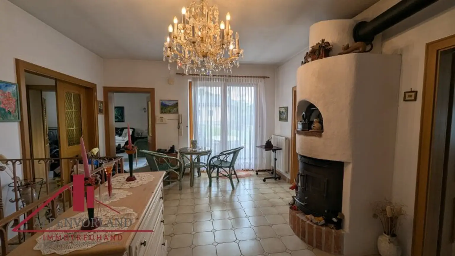 Traumhaftes Einfamilienhaus mit Fernblick in Hainburg an der Donau: ca. 180m² Wohnfläche mit Garten, 2 Terrassen, Pool und Garage!!!