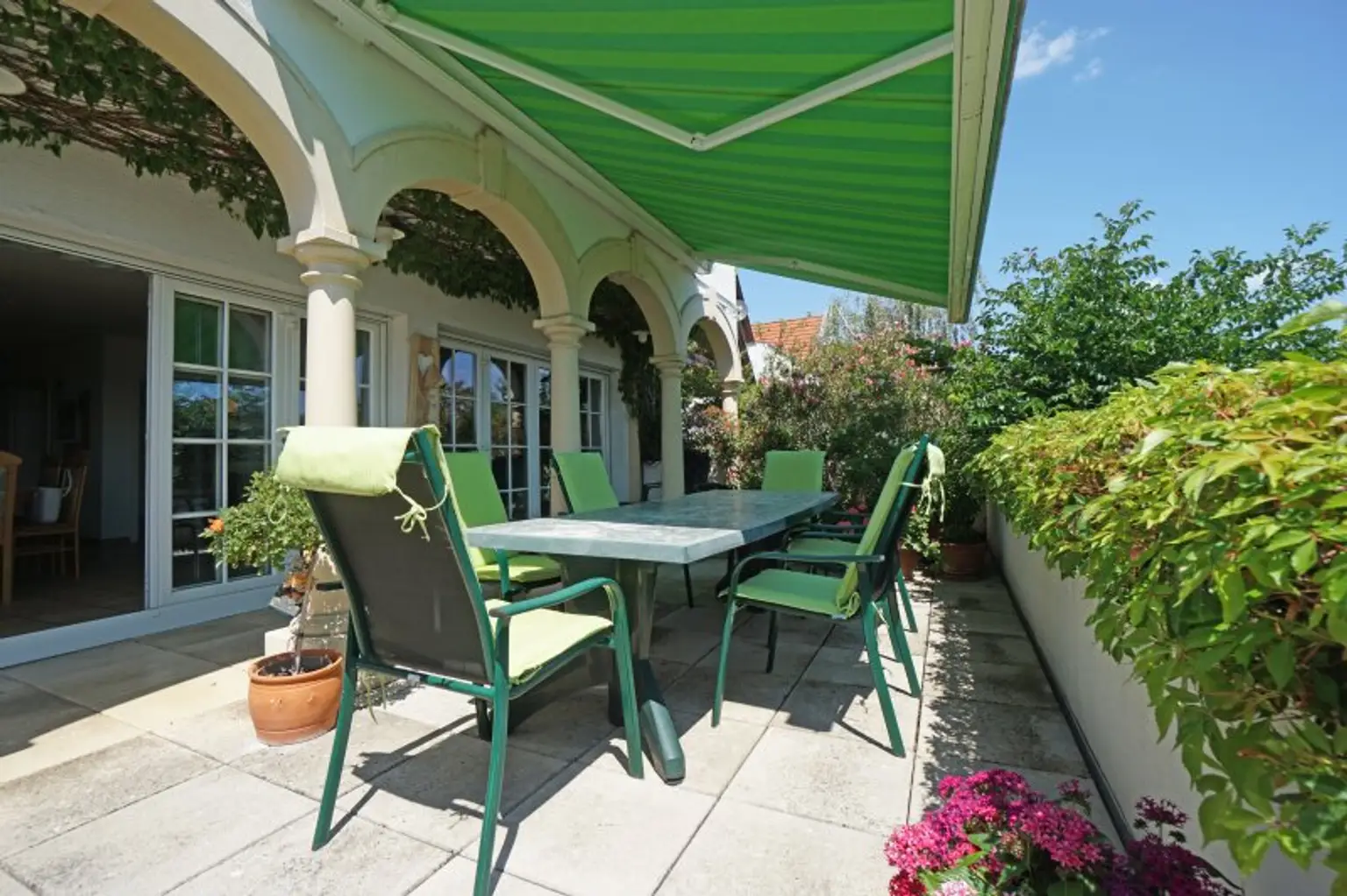 Einmalig! Stilvolle Premium-Residenz mit altem Weinhaus am Neusiedler See