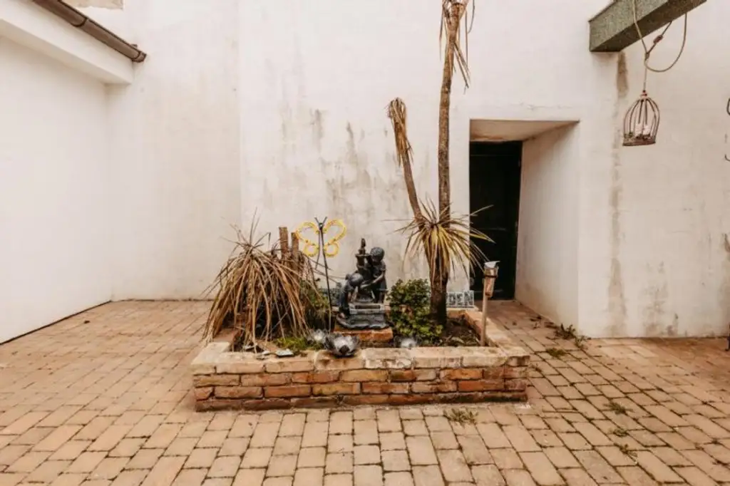 Gepflegtes, neu revitalisiertes  und liebevoll erhaltenes Landhaus. Natur, Sonne, Ruhe,  Seelenheil.