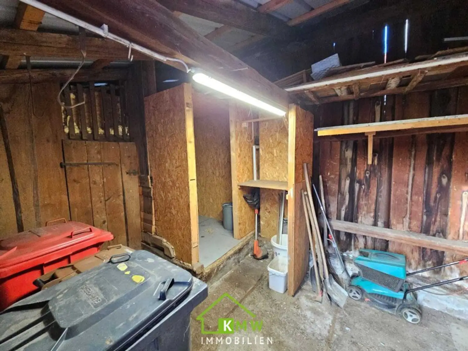 Saniertes, kleines Haus in guter Lage