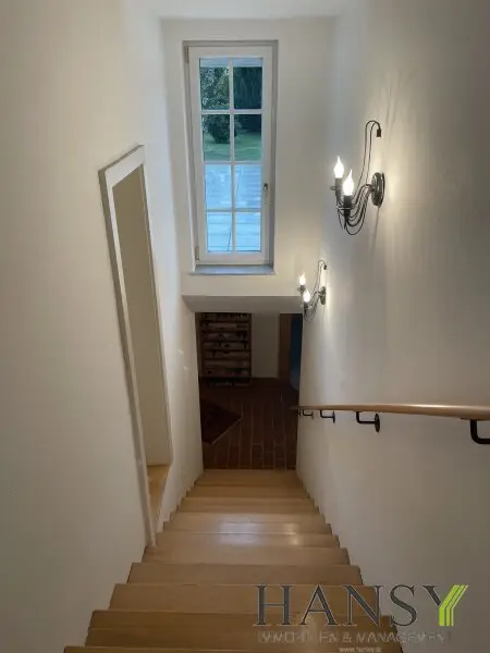 Traum Stilvilla in Tribuswinkel: Modernisiert mit Garten, Garage & 5 Zimmern!