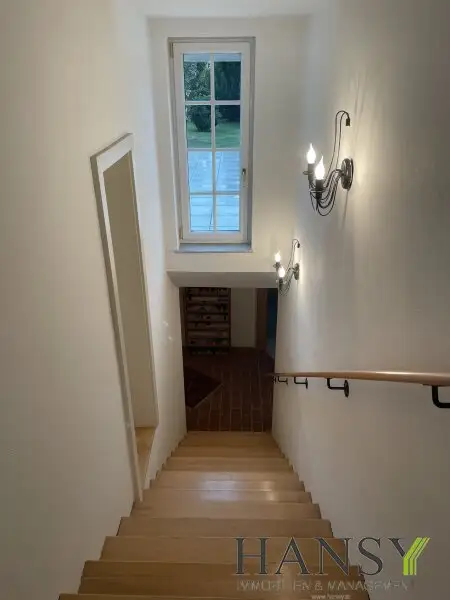 Traum Stilvilla in Tribuswinkel: Modernisiert mit Garten, Garage & 5 Zimmern!