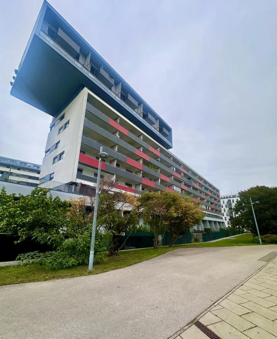 Großzügige Wohnung mit Loggia, moderner Küche und vielen anderen Highlights!
