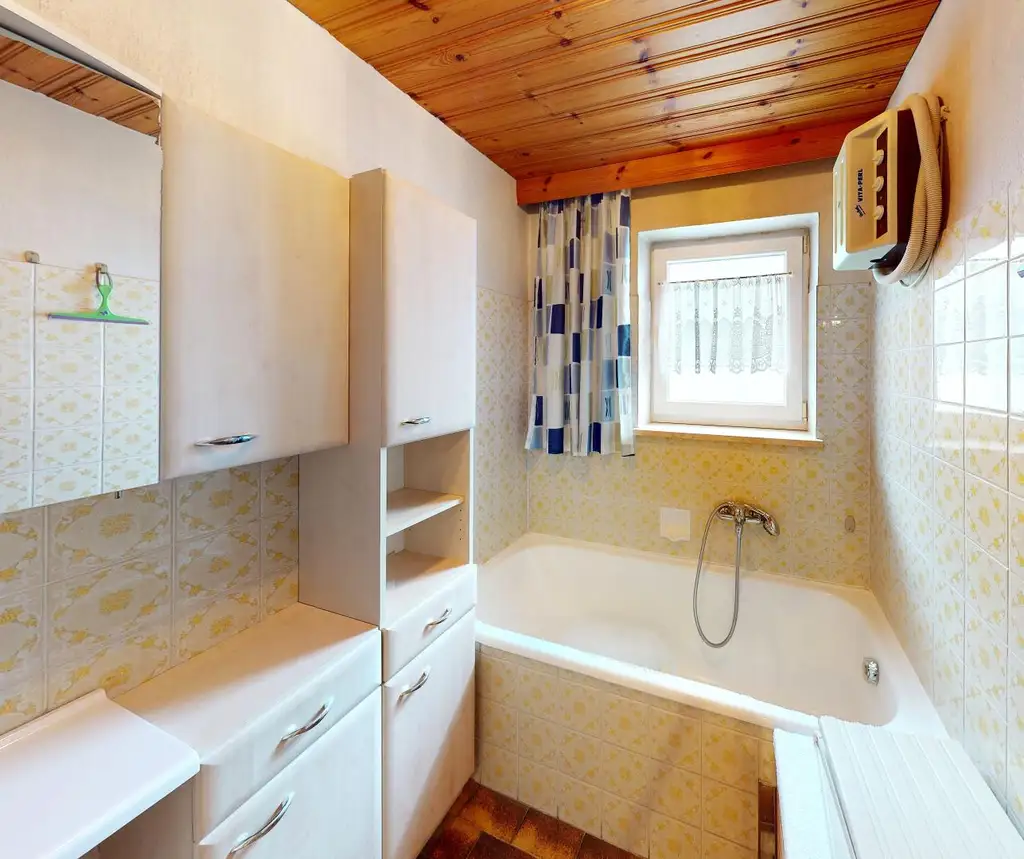 Charmante 4-Zimmerwohnung – Wohnen mit Herz und Geschichte!