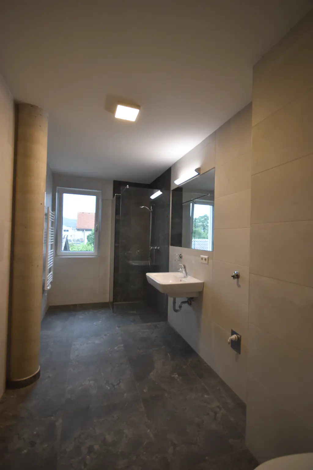 "GRÖDIG - Modernes 2 Zimmer Appartement mit großer Loggia und Bergblick"