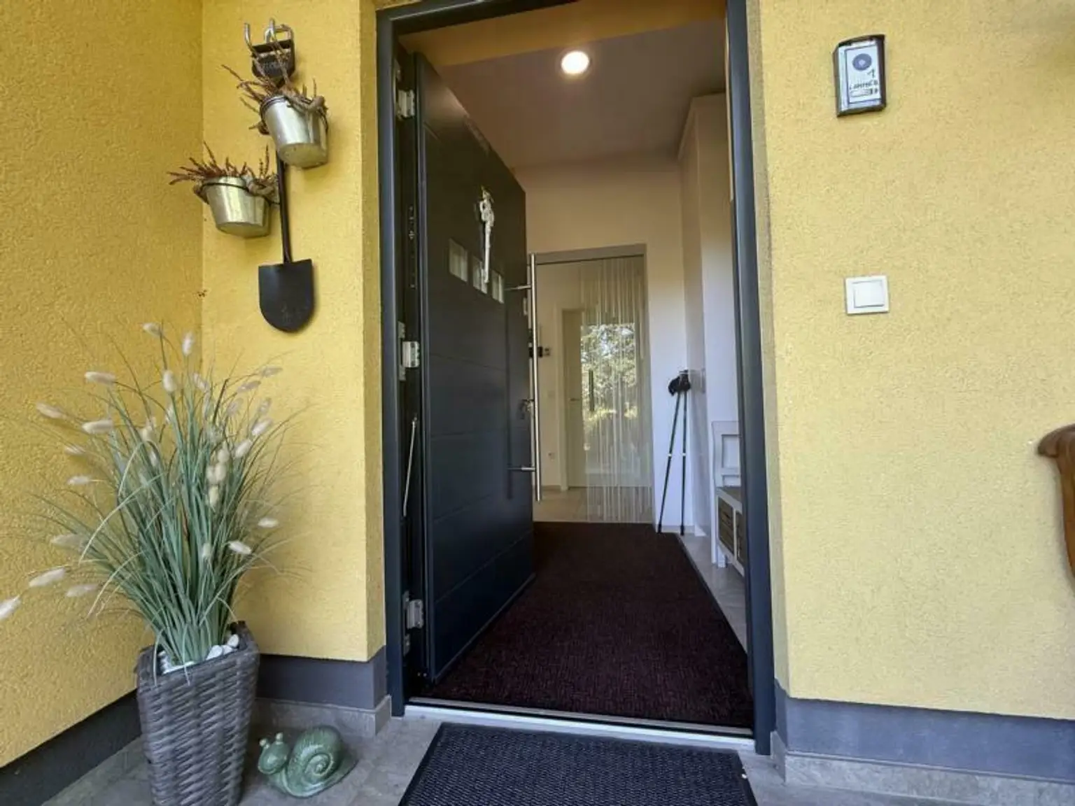 *** Eleganter und stilvoller Bungalow in begehrter Siedlungslage *** unmittelbare Nähe zur Stadt Feldbach ***