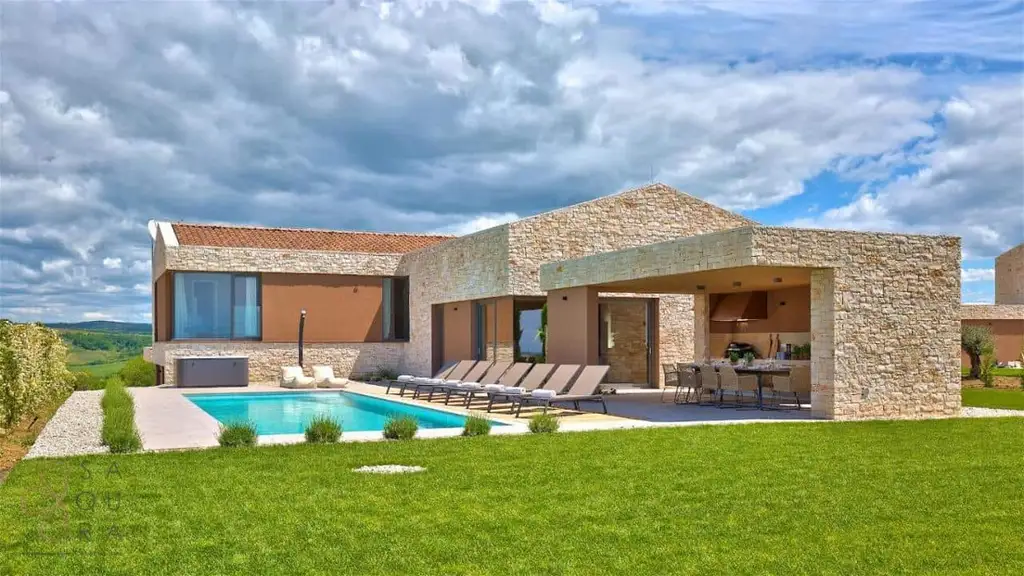 Stone Mansion near Umag – Mediterraner Luxus in seiner schönsten Form