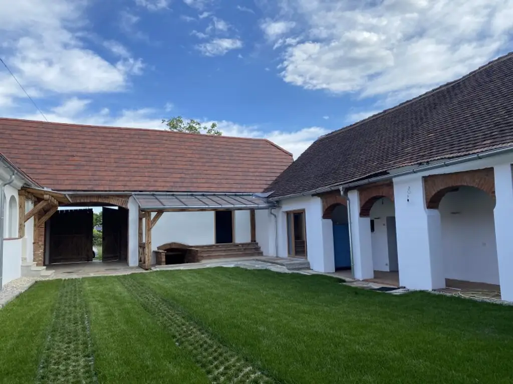Wunderbar renovierter Vierkanthof