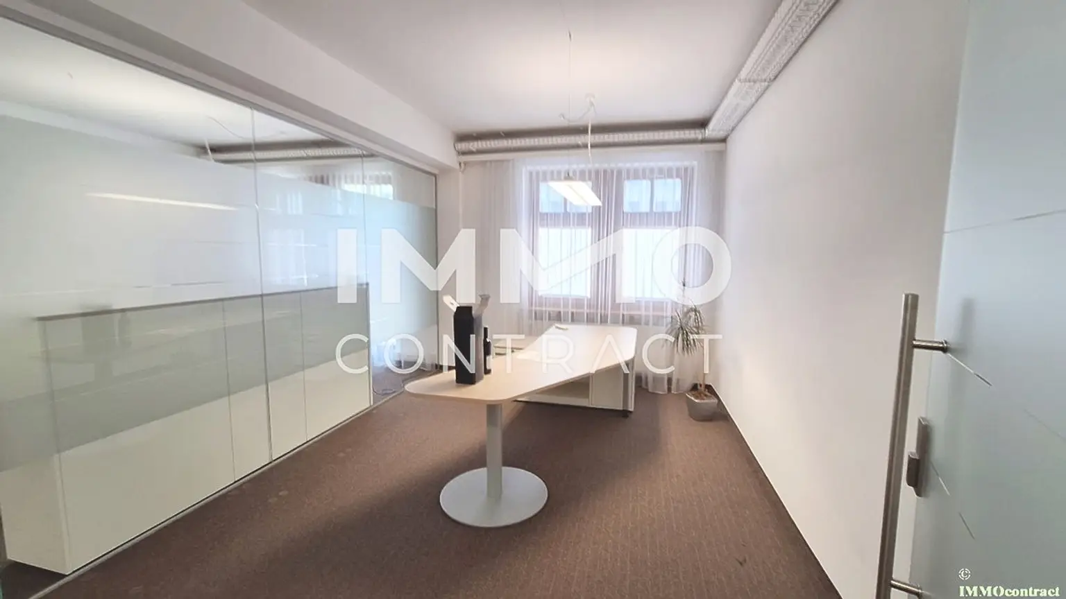Zentrale Büroflächen am Hauptplatz von Amstetten, 1. Stock, Lift, möbliert, 178,74 m² Nutzfläche, klimatisiert