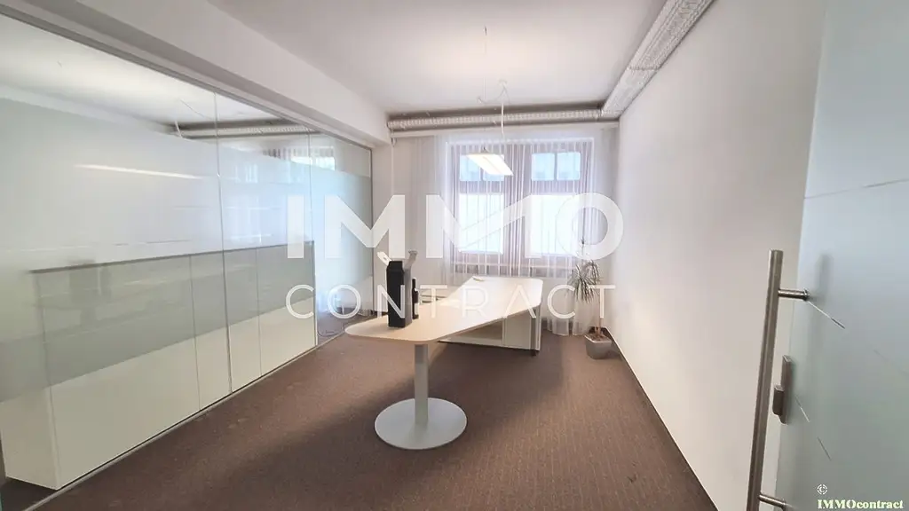 Zentrale Büroflächen am Hauptplatz von Amstetten, 1. Stock, Lift, möbliert, 178,74 m² Nutzfläche, klimatisiert