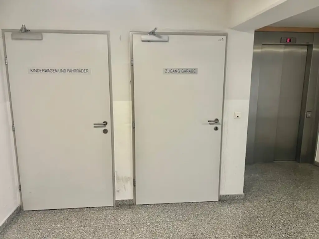 Moderne 3-Zimmer-Wohnung in 1140 Wien: Balkon, Garagen & perfekte WG-Option!