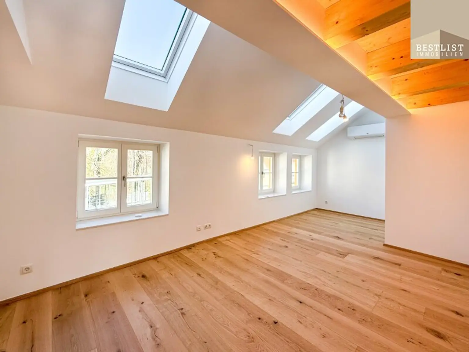 Dachgeschoss-Luxusapartment im Zentrum Baden