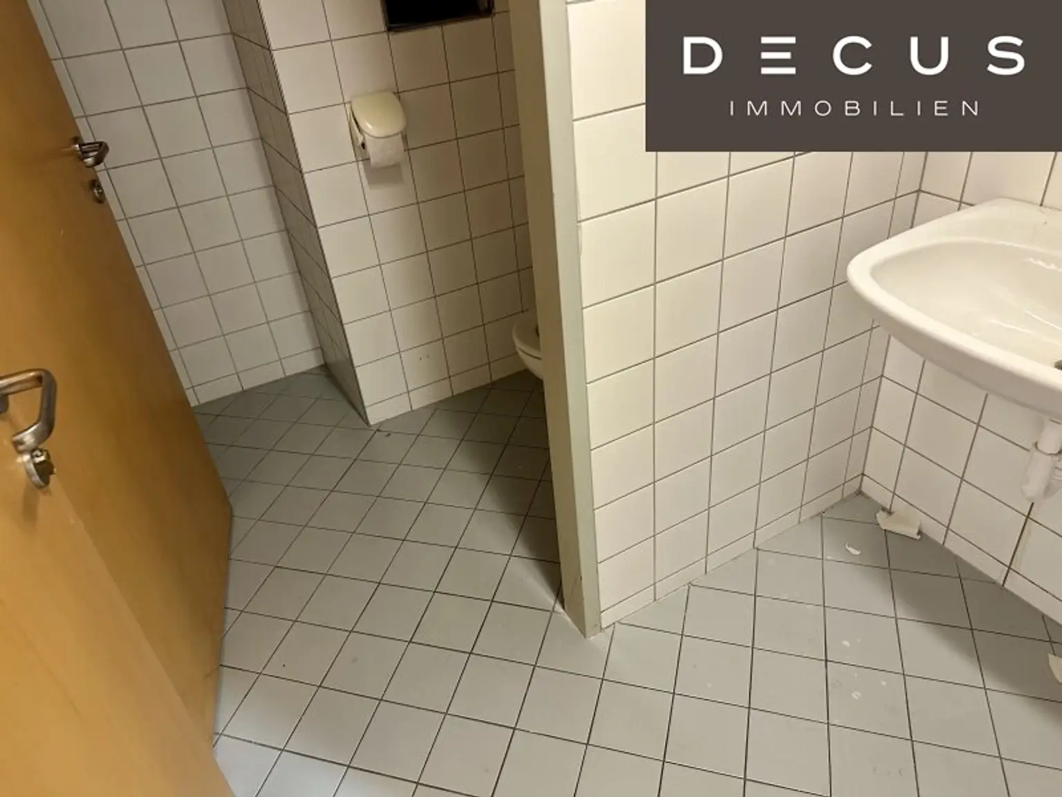 + + + ARKADENHOF + + + GEKÜHLTES BÜRO + + +  U3 Schlachthausgasse + + +