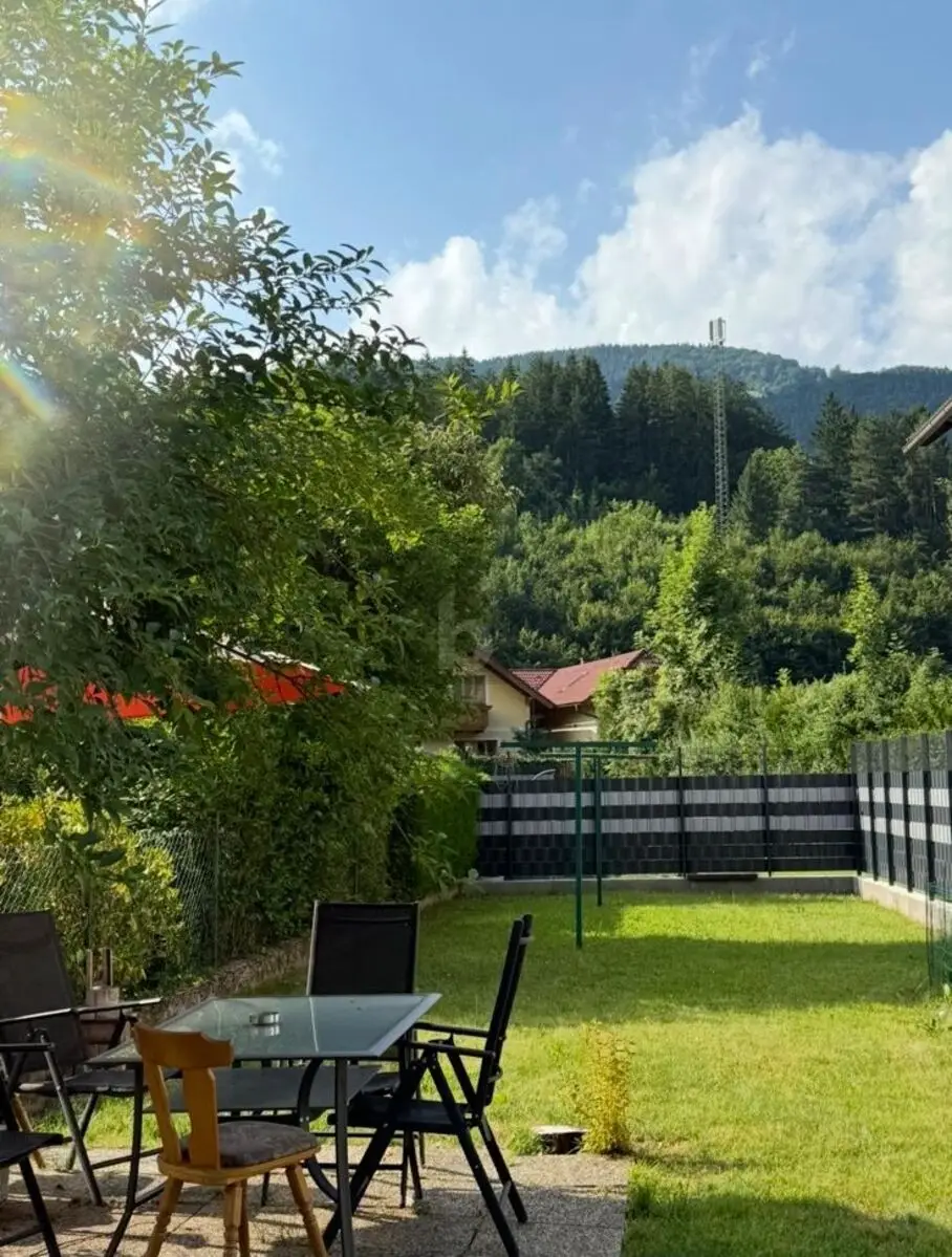 BASTLERHIT IN NATURIDYLLE