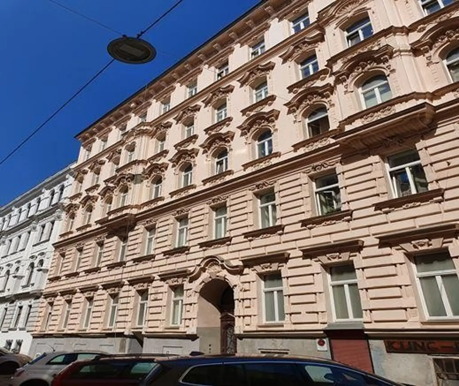 2 Zi.-DG-Maisonette in Top-Lage an Single oder Pärchen zu vergeben.