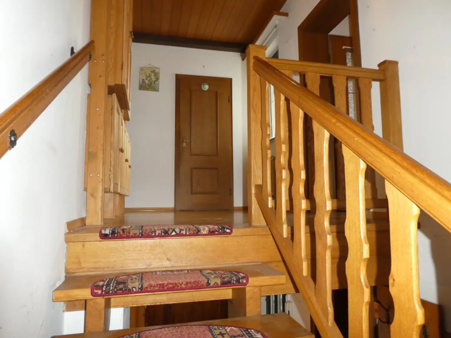 PRIVATSPHÄRE: KLEINES HAUS  mit ENTZÜCKENDEN GARTEN, Garage und Lagerräume - NÄHE BAHNHOF