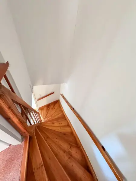 Einfamilienhaus mit 603 m2 Garten beim Auhof Center zu vermieten! Private oder gewerbliche Nutzung möglich! Arbeiterquartier!