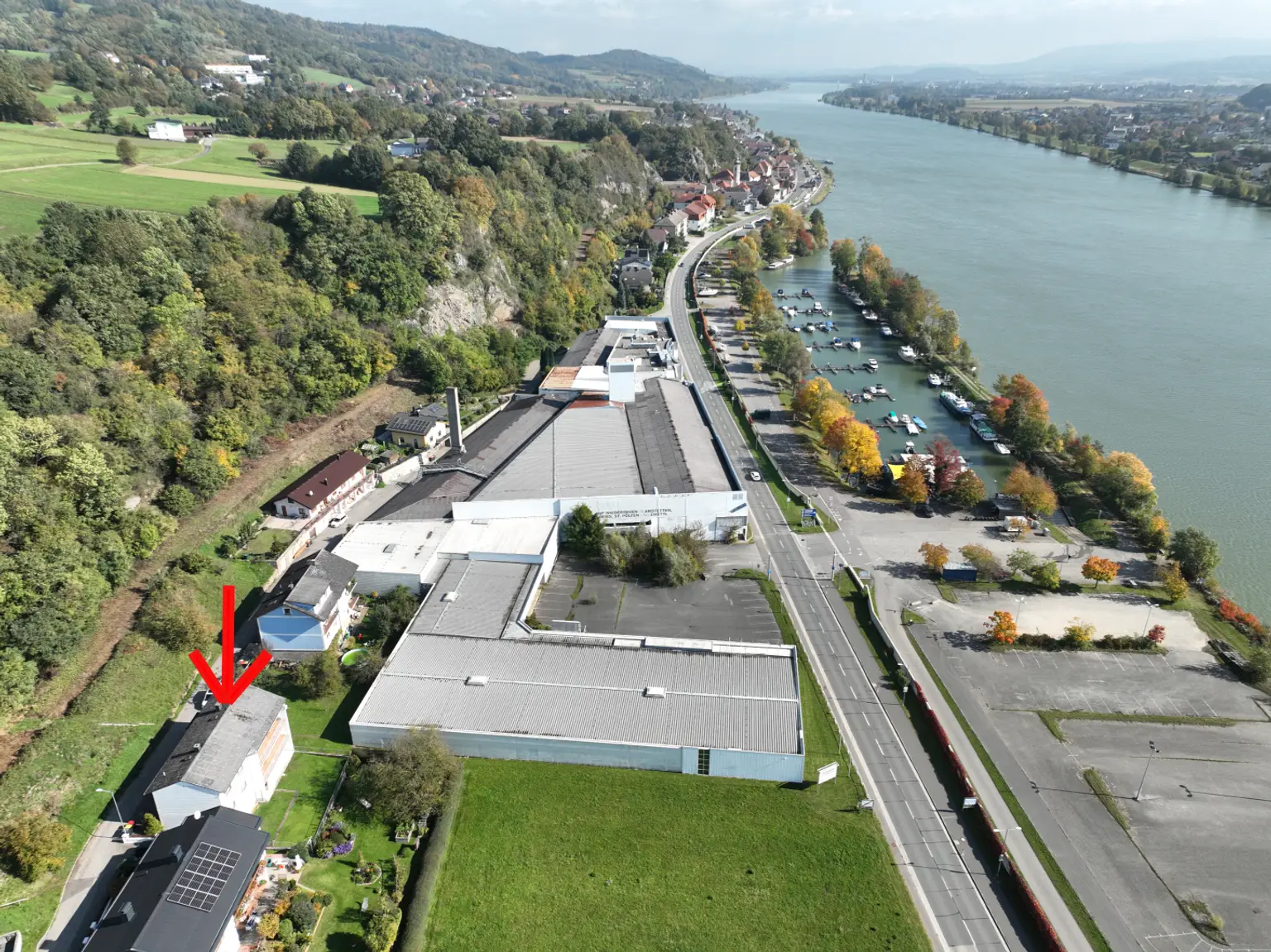 Haus mit 2 Einheiten und Donaublick