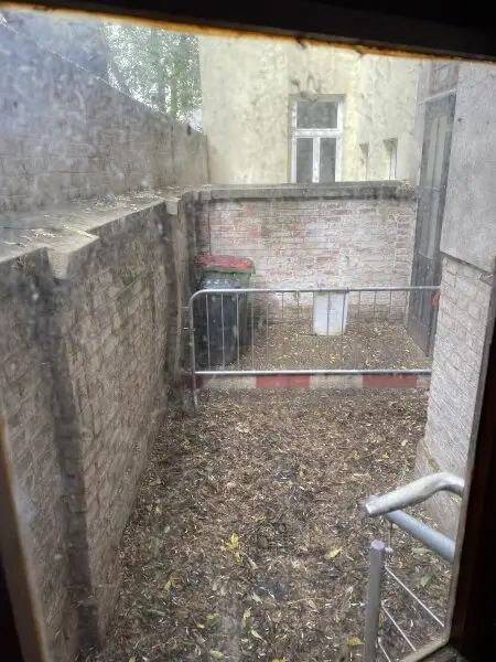 Mittelzinshaus mit bewilligten Dachbodenausbau