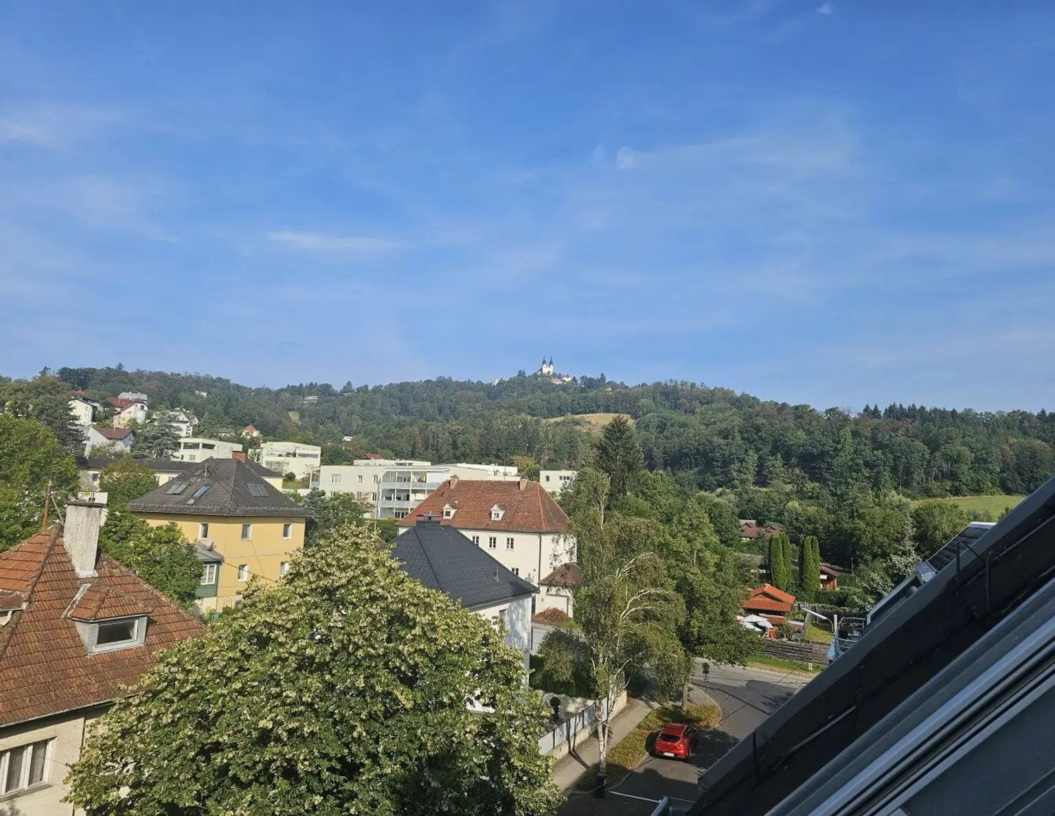 Ruhige Dachgeschoßwohnung mit Dachterrasse am Auberg in Linz / Urfahr