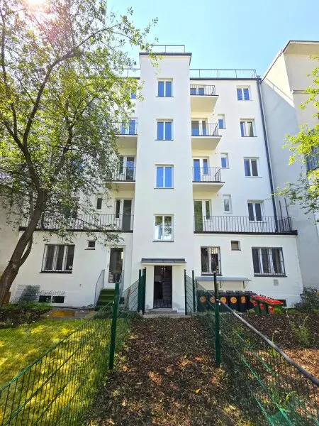 Rarität - Schöne 3-Zimmer-Altbauwohnung mit Balkon und Garten, im 18. Bezirk!
