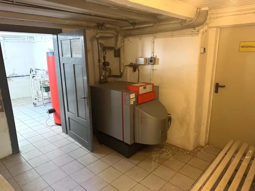 "Einfamilienhaus mit 2535m² großem Grundstück!"