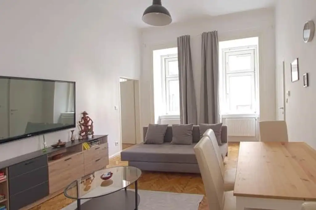 "Ruhige 2-Zimmer Altbau-Wohnung"