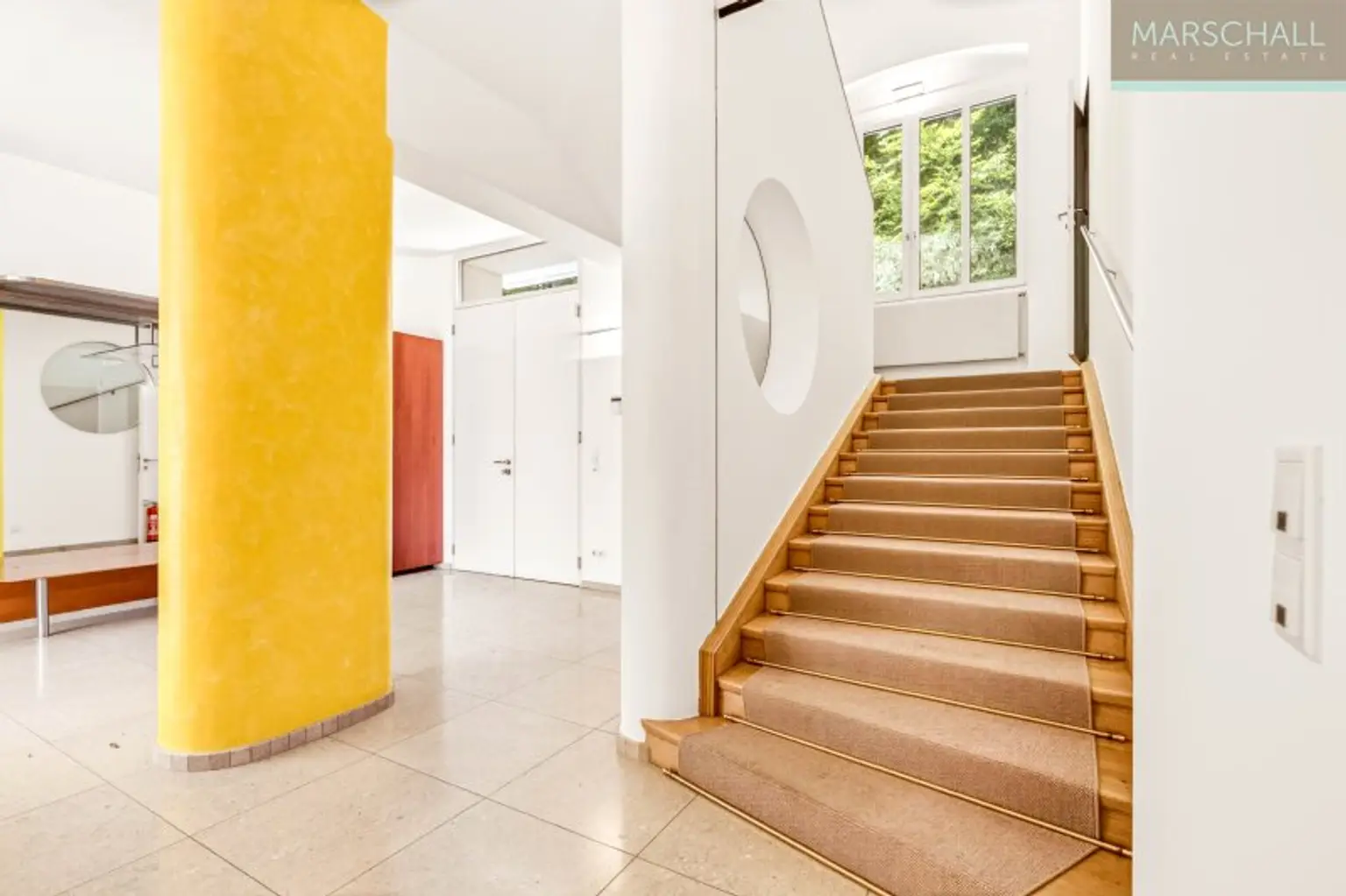 Elegantes Anwesen mit großzügigem Grundbesitz (11.045 m²) zur Vermietung