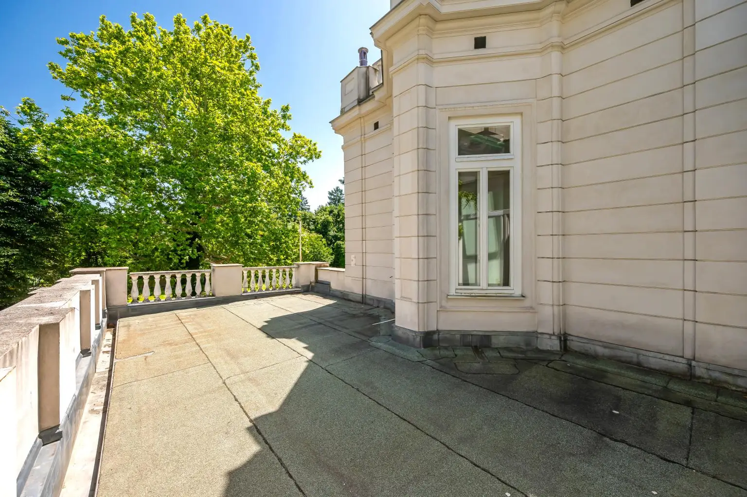 Rarität: Stadt-Villa mit weitläufigem Garten an exklusiver Hietzinger Adresse