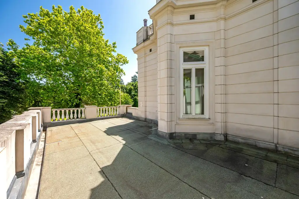 Rarität: Stadt-Villa mit weitläufigem Garten an exklusiver Hietzinger Adresse