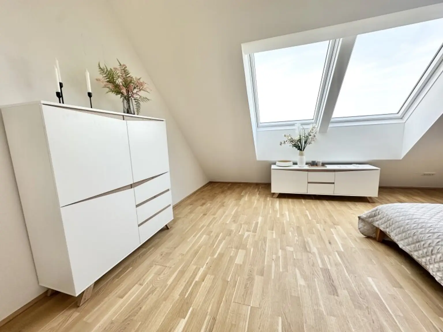 Hier müssen Sie schnell sein - AB SOFORT BEZIEHBAR!! Tolle 3 Zimmerdachgeschosswohnung + zwei Terrassen! Absolute Toplage! U1 Kagranerplatz!!