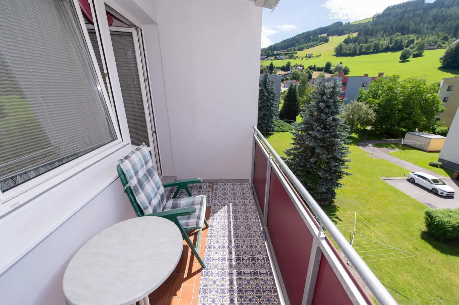 Charmante Eigentumswohnung mit Entwicklungspotenzial & Baugrundstück am idyllischen Mürzufer