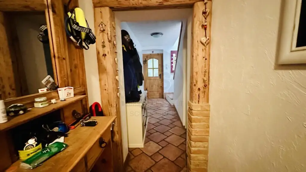 Zwei schöne Bungalows mit großem Garten