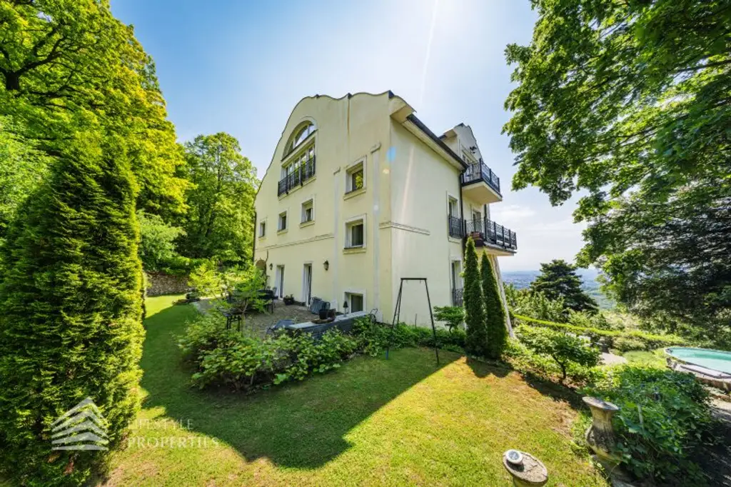 Luxuriöse Parkvilla mit einzigartigem Fernblick am Kahlenberg