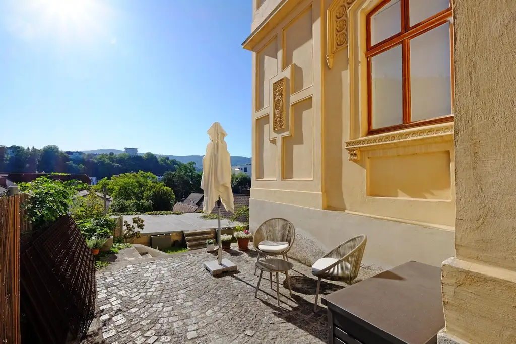 Historische Villa ALMEROTH im Stadtzentrum- Wohnen auf 250 m2 im OG plus 4 Untermieter