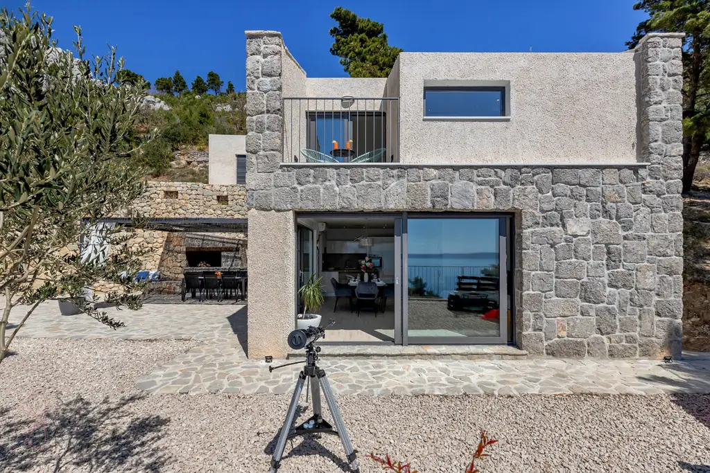Stone Mansion Makarska – Mediterrane Eleganz mit Investitionspotenzial