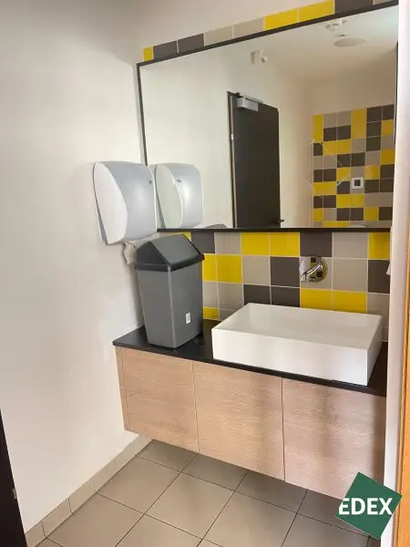 Gastrolokal inkl. Inventar im Ärztezentrum Siebenhirten