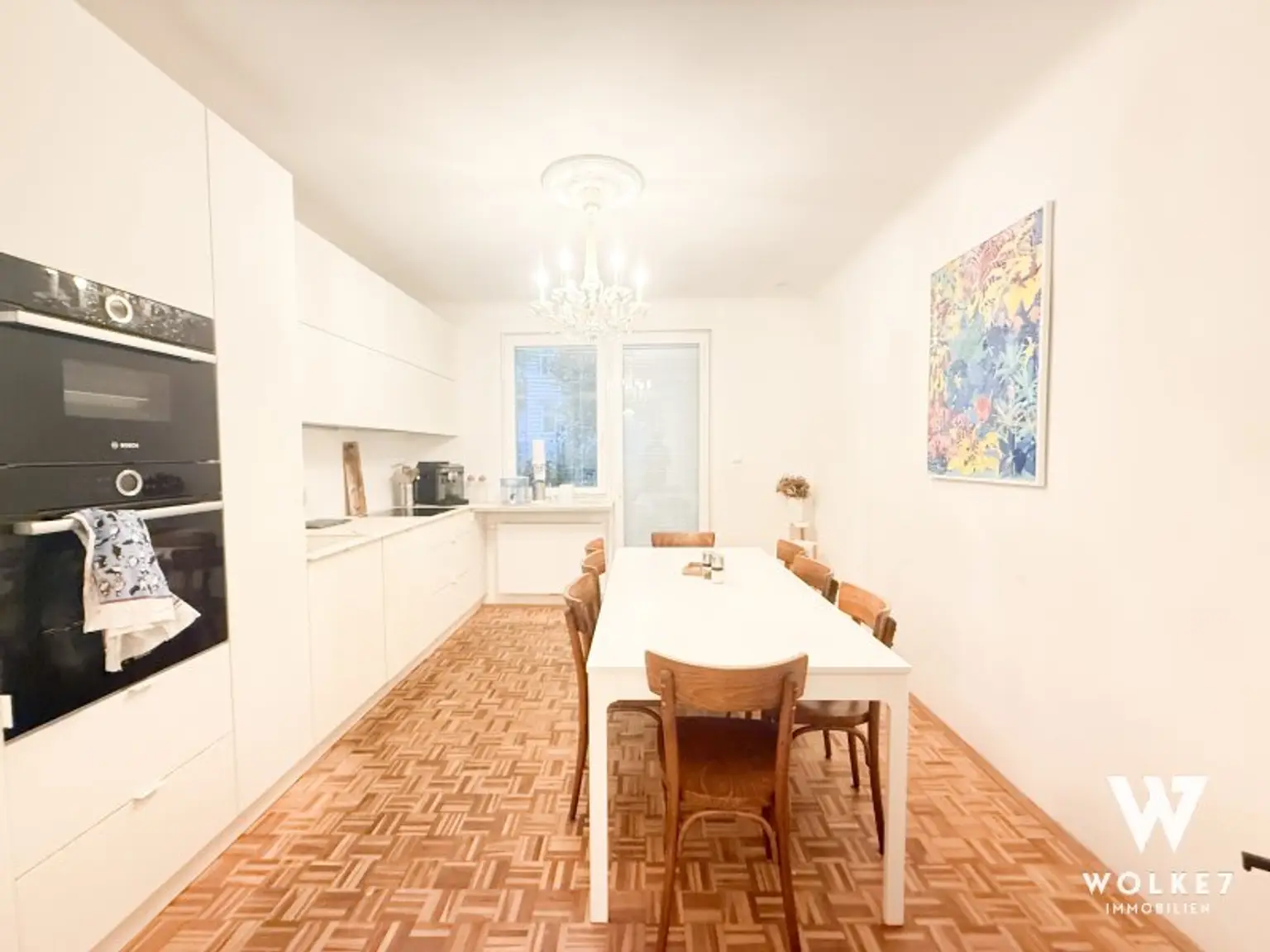 Vollsanierte 3-Zimmer-Wohnung mit Loggia direkt beim Kutschkermarkt | Grünblick