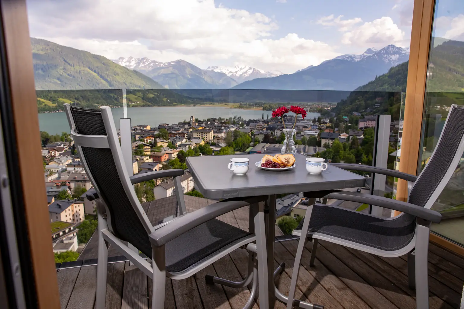 Geräumiges Penthouse über den Dächern von Zell am See, mit einzigartigem Seeblick, für touristische Nutzung