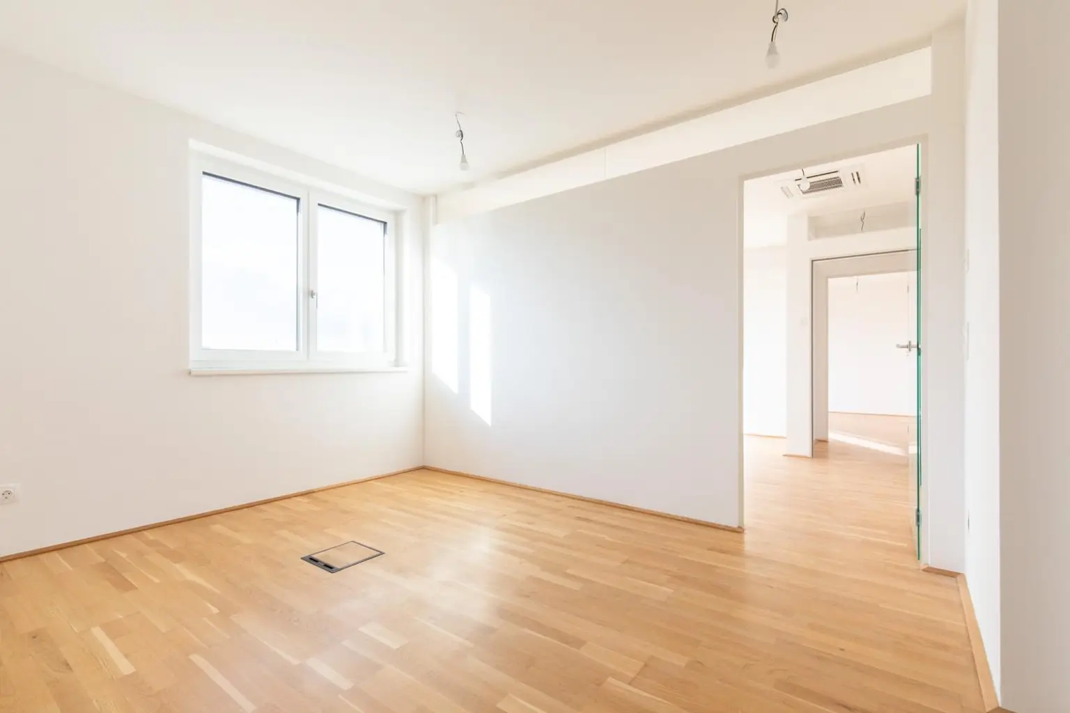 Lichtdurchflutete, luxuriöse Wohnung im Zentrum von Bruck/Leitha