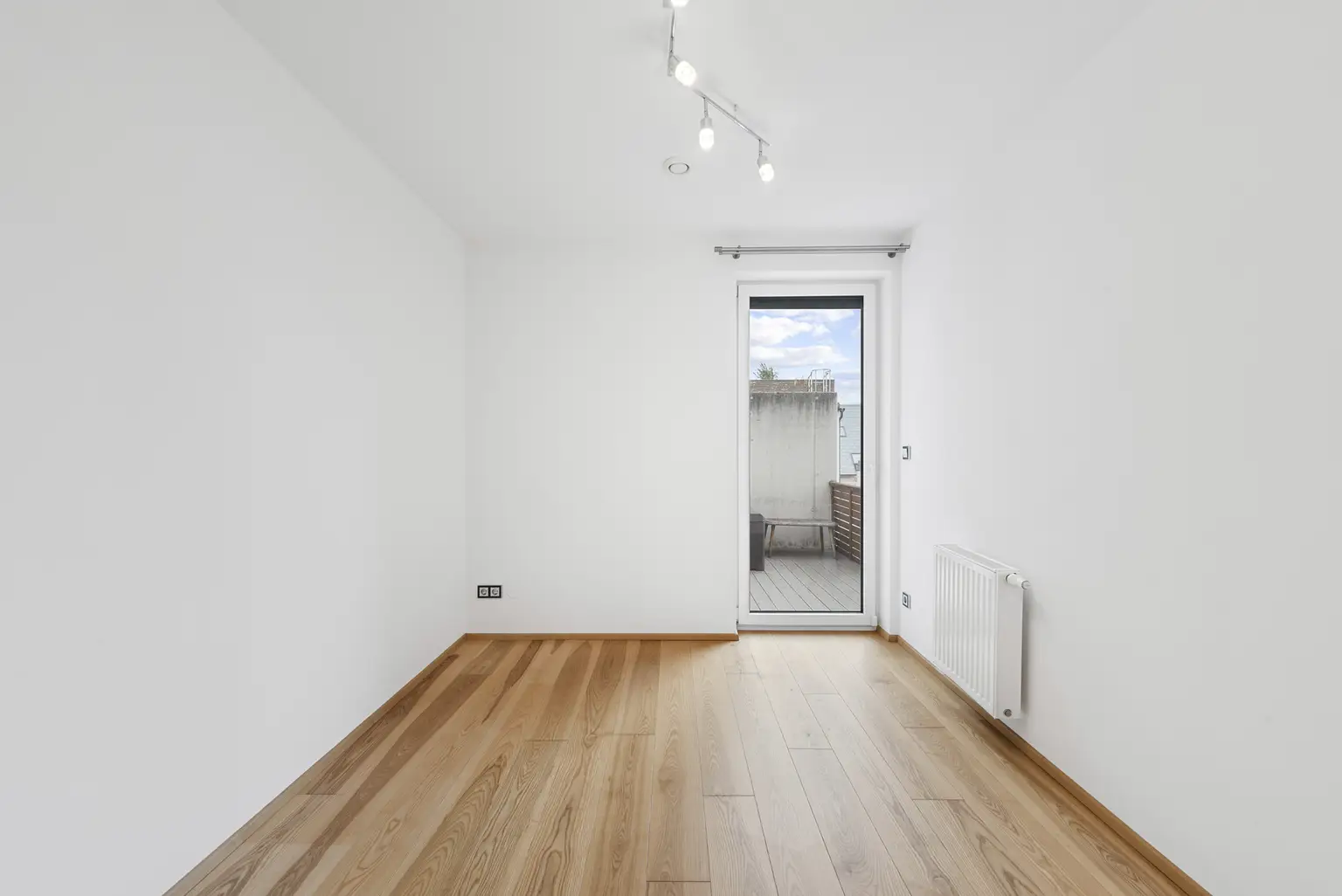 Großzügiges Maisonette-Penthouse zur Miete – mit Dachterrasse, Sauna und Whirlpool in Brunn am Gebirge