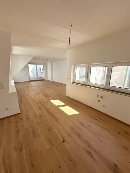 Elegantes Wohnen über den Dächern Wiens - exklusive 4 Zimmer Dachgeschosswohnung mit Terrasse